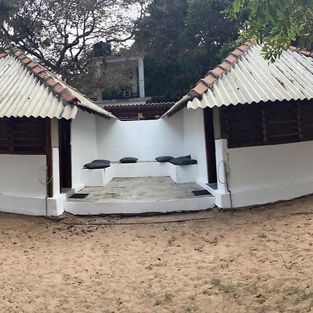 Upali Beach Surf Resort & Cafe Аругам Экстерьер фото